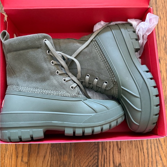 Hunter Olive Lace-Up Boots - Picture 3 of 8